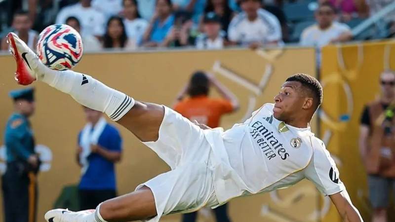 必一运动(B-Sports)官方网站 越位规则:判断时机与常见误判